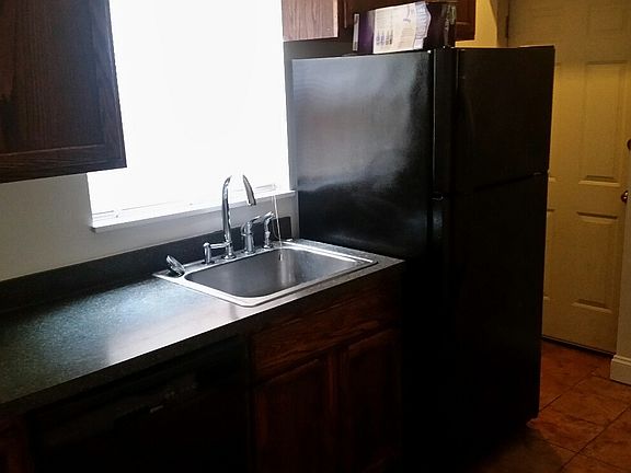 3rd image of 506 Taylor St