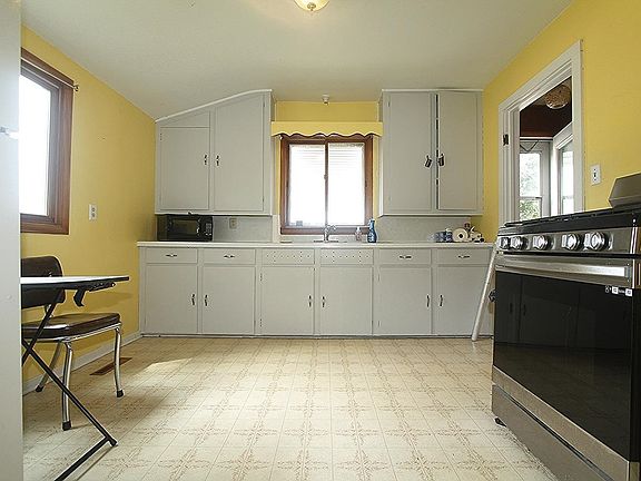 2nd image of 508 E Main St