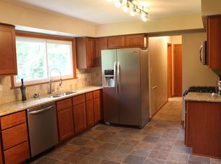 N33W22084 Memory Ln, Pewaukee, WI 53072