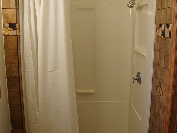 4th image of 801 W Ave S #801
