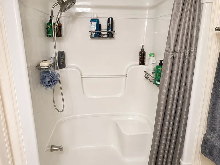 139 South Dr — Photo 12