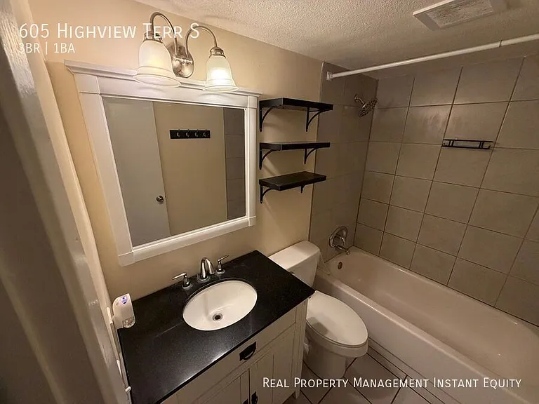 605 Highview Ter S — Photo 15