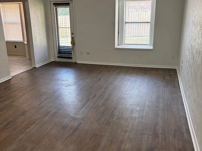 2700 Plover Ln — Photo 4