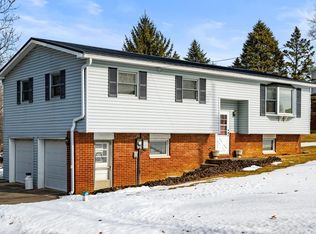 21 S Shamrock Rd, Hartford City, IN 47348