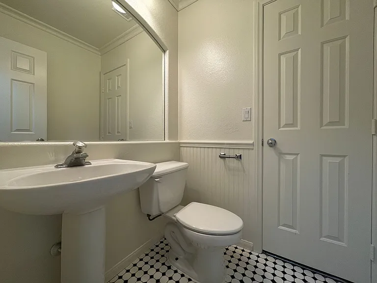 1517 Cross Country St — Photo 13