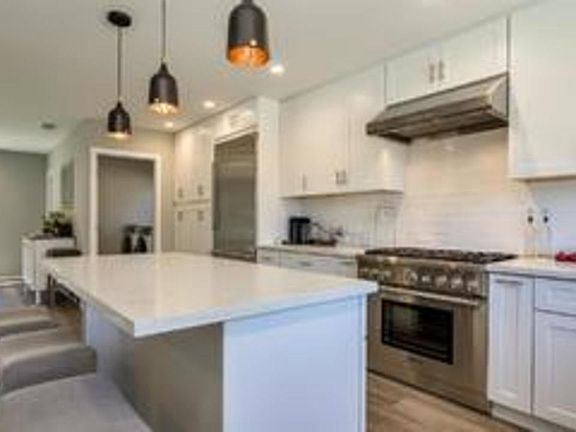 4th image of 715 San Vicente Blvd