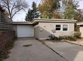 1703 S Cecelia St, Sioux City, IA 51106