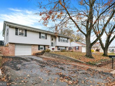 385 Valley View Dr, New Holland, PA, 17557