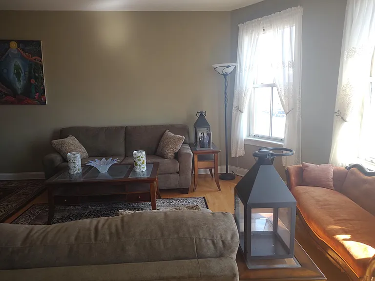 40 College St — Photo 19