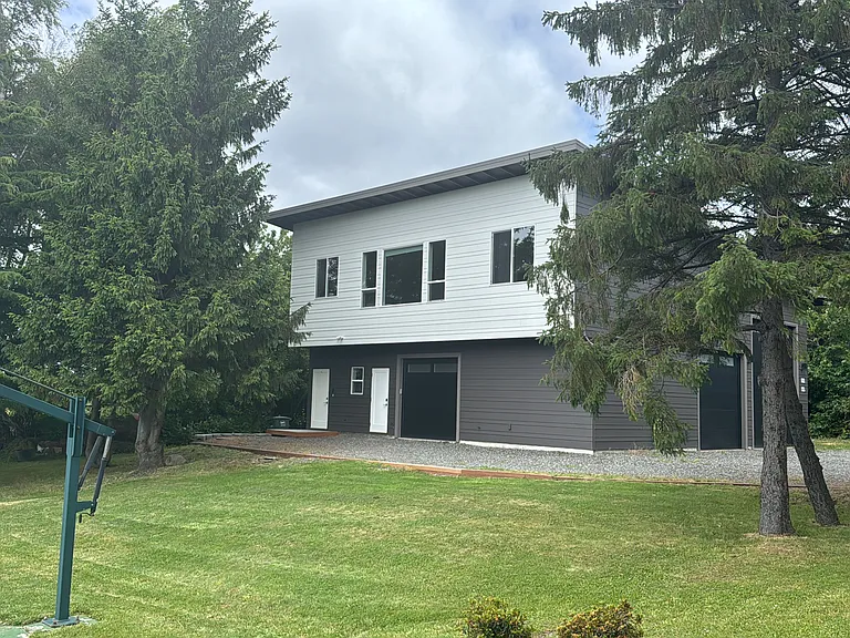 Old Marine Dr — Photo 17