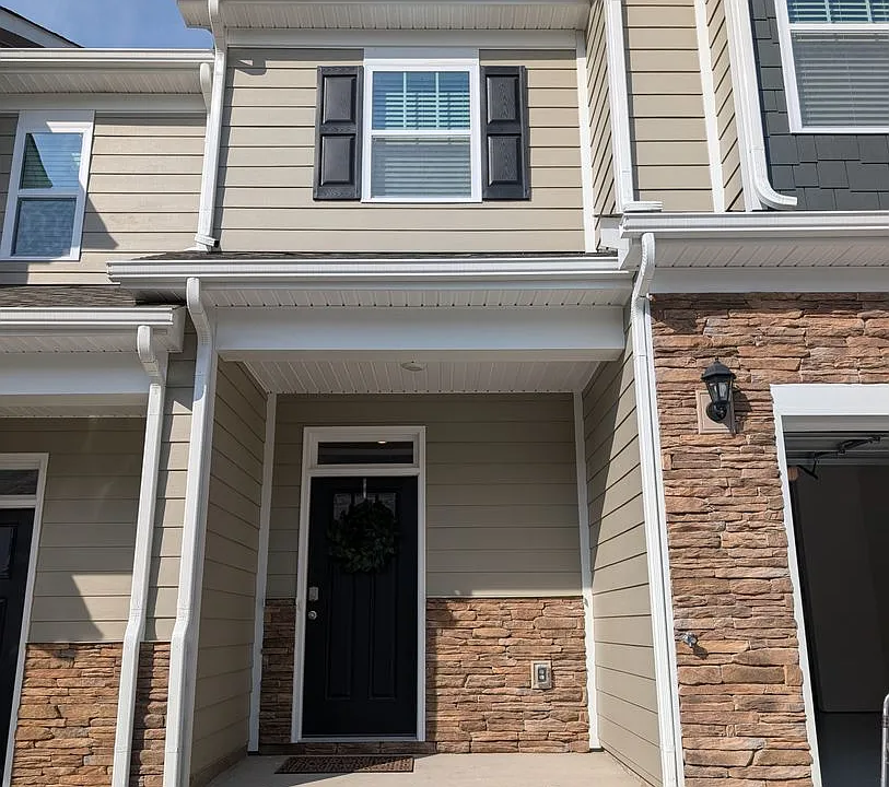 323 Creekview Rd
