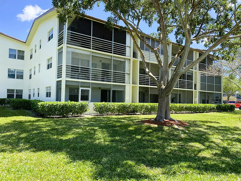 256 Mansfield Dr #G — Photo 19