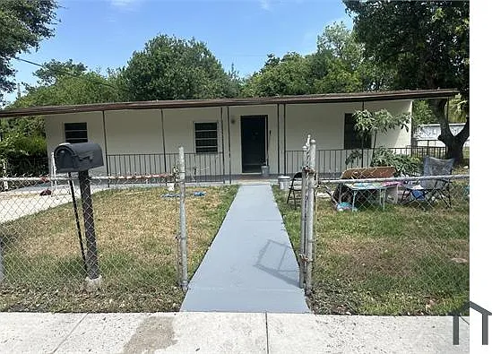 4 bed, 1611 sqft, $3,400 — Photo 1