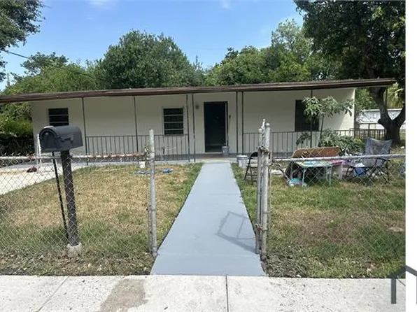 2365 W Bunche Park Dr, Miami Gardens, FL 33054
