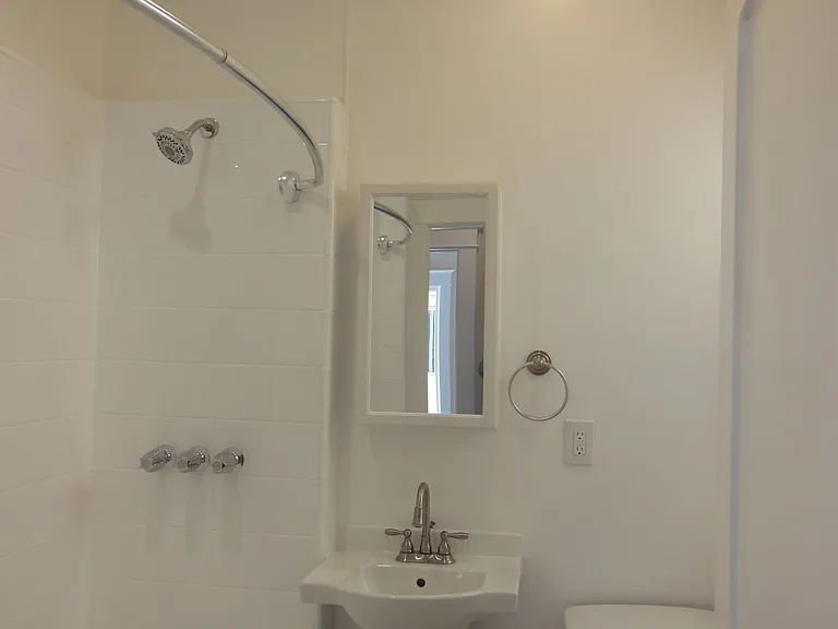 1280 N Ardmore Ave #1282 — Photo 8