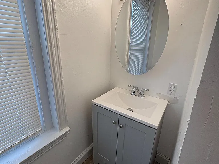 307 N Rodney St — Photo 9