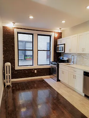 Rented by Bruma Realty LLC | media 1