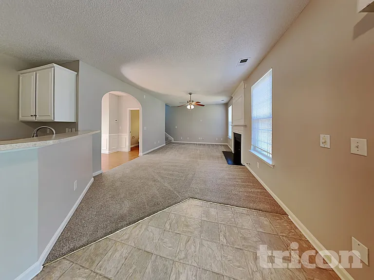 312 Buckthorne Dr — Photo 5