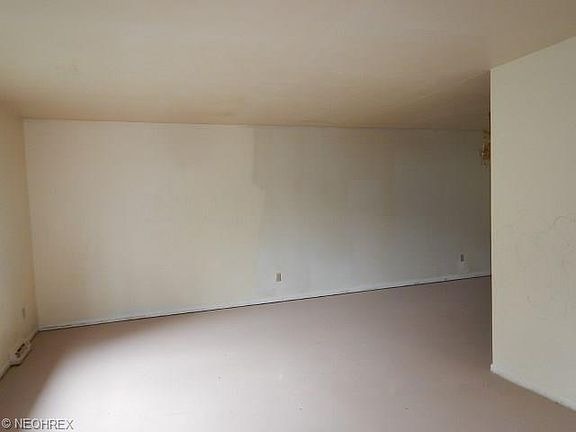 3rd image of 4692 Azalea Ln