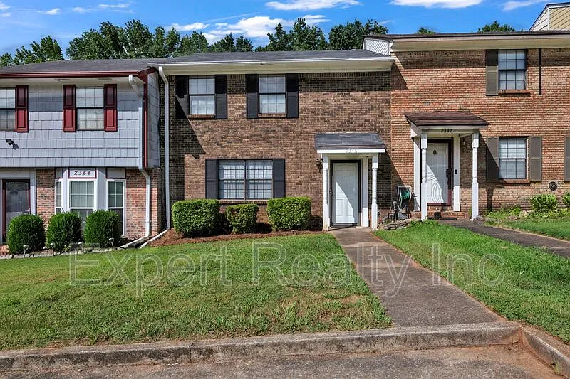 3 bed, 2.5 bath, 1488 sqft, $1,450 — Photo 2