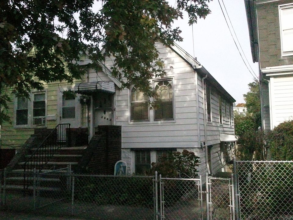 1st image of 1345 E 93rd St