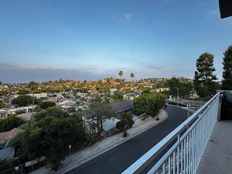 4755 Templeton St — Photo 17