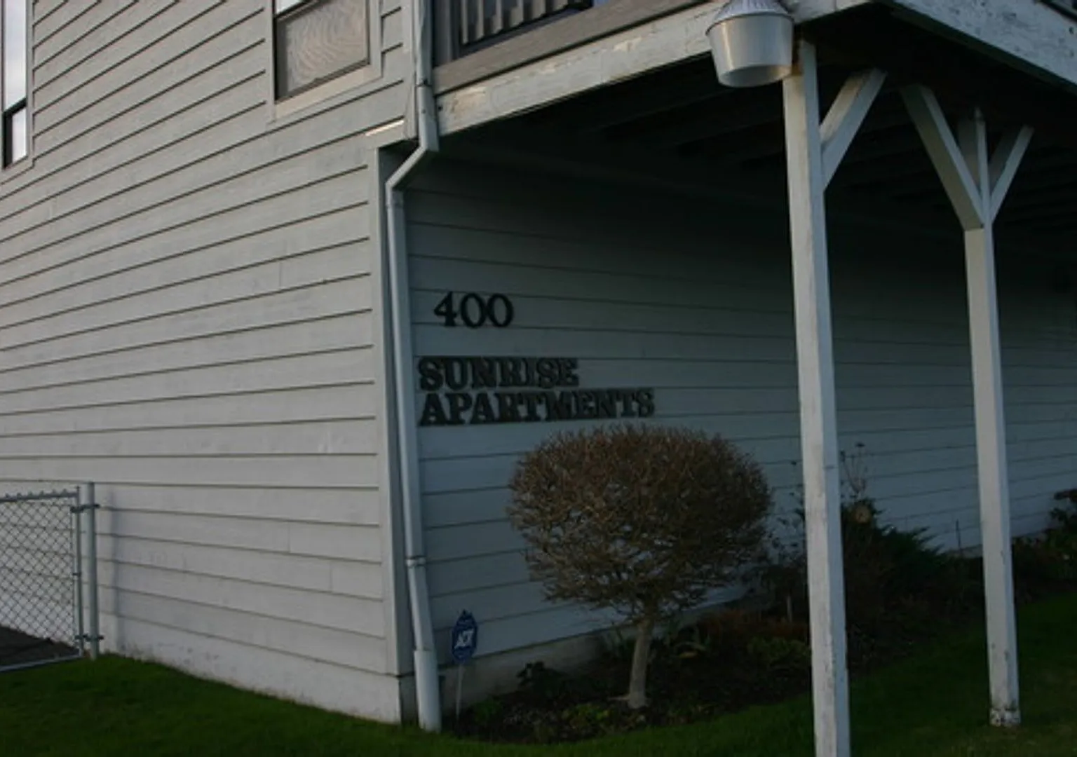 Sunrise Apartments — Photo 2