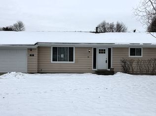 4413 Hatchery Rd, Waterford, MI 48329