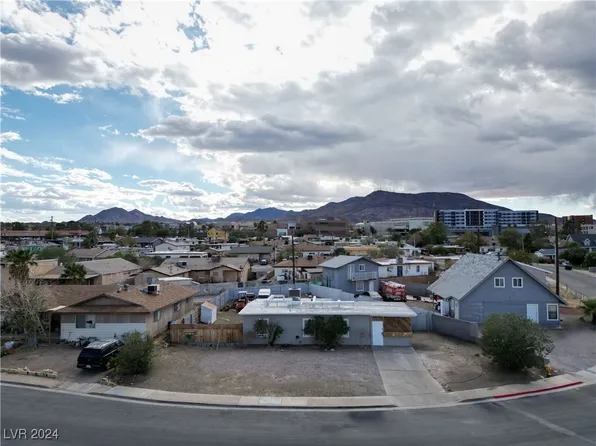 70 Oklahoma Dr, Henderson, NV 89015