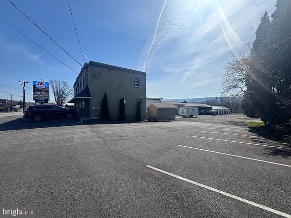 3rd image of 1242 W 4th St