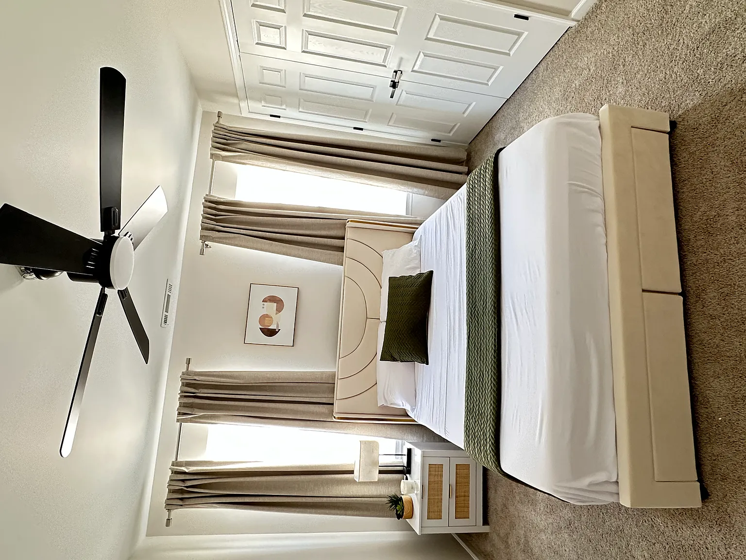 5 bed, 3165 sqft, $895 — Photo 1