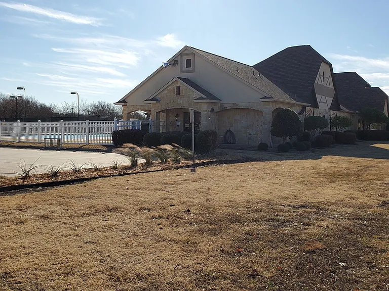1621 Colonial Dr — Photo 53