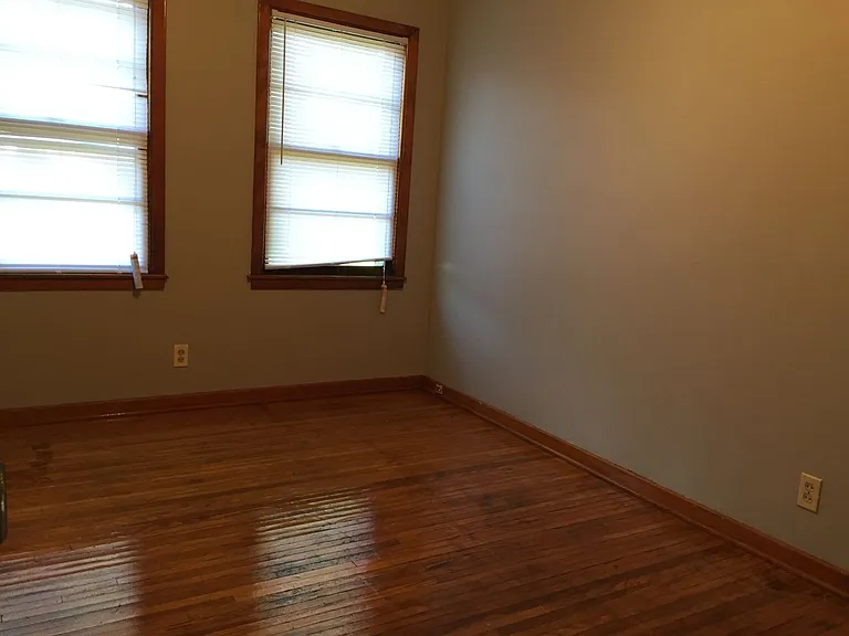 746 Hope Ave — Photo 5