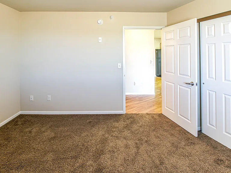 Jefferson Creek Apartments — Photo 15