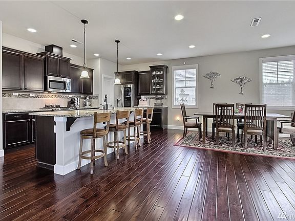 5th image of 18901 Greenwood Pl E