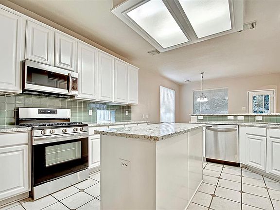 3rd image of 738 Annies Way