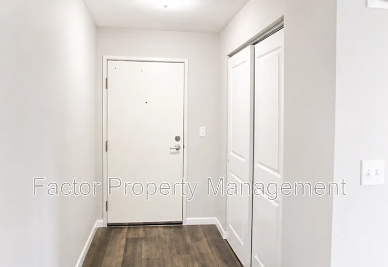 561 Elk St S — Photo 28