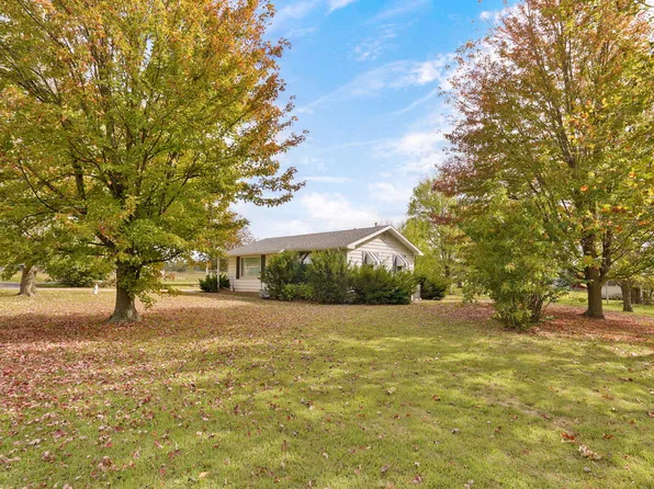 1224 E Church Street, Aurora, MO 65605