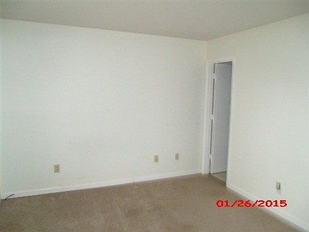 4th image of 2540 Bell St