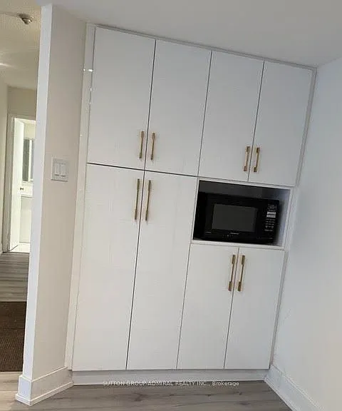 7440 Bathurst St #202 — Photo 3