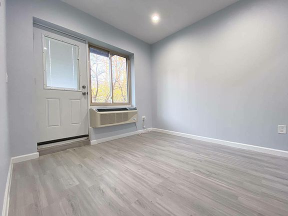 4th image of 165 Stockholm St #2RJ