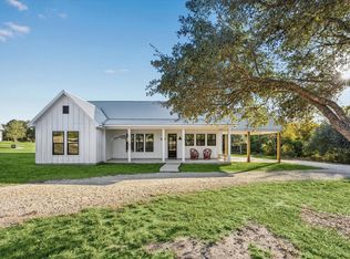 124 Rebekahs Xing, Round Top, TX 78954