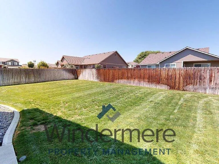 2106 S Quillan St — Photo 17