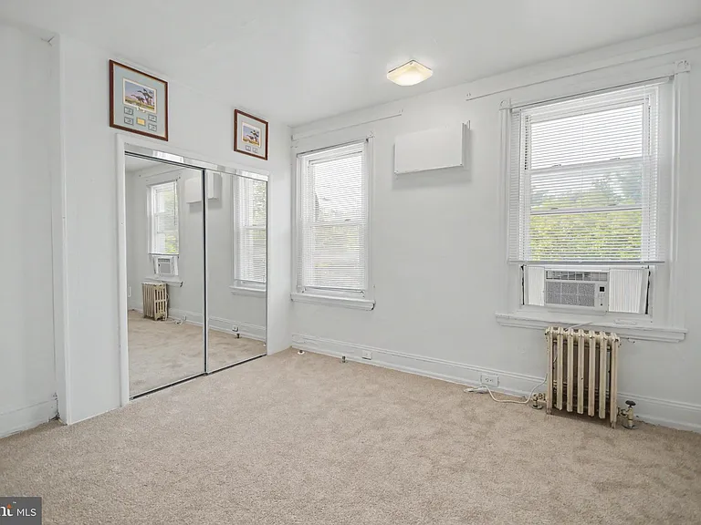 1921 W Allegheny Ave — Photo 23