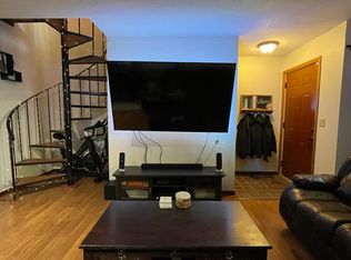 2020 Ridge Dr APT 15, Saint Louis Park, MN 55416