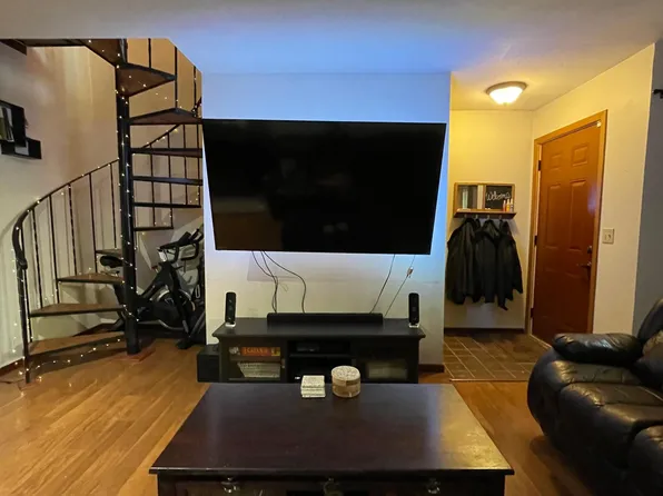 2020 Ridge Dr APT 15, Saint Louis Park, MN 55416