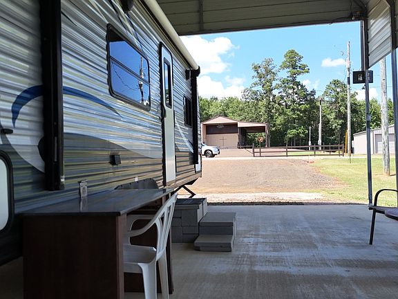 5th image of 240 Domingue Ln