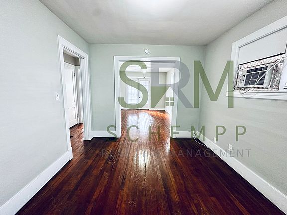5th image of 1735 W Hill St