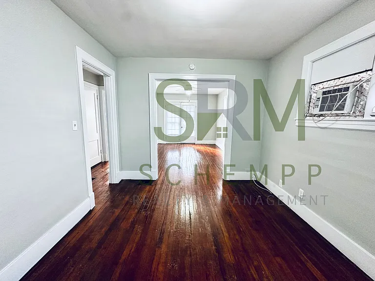 1735 W Hill St — Photo 5
