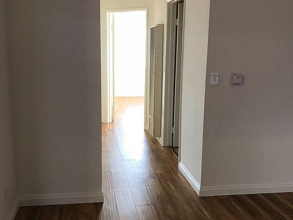 4th image of 1326 W Carson St APT 105